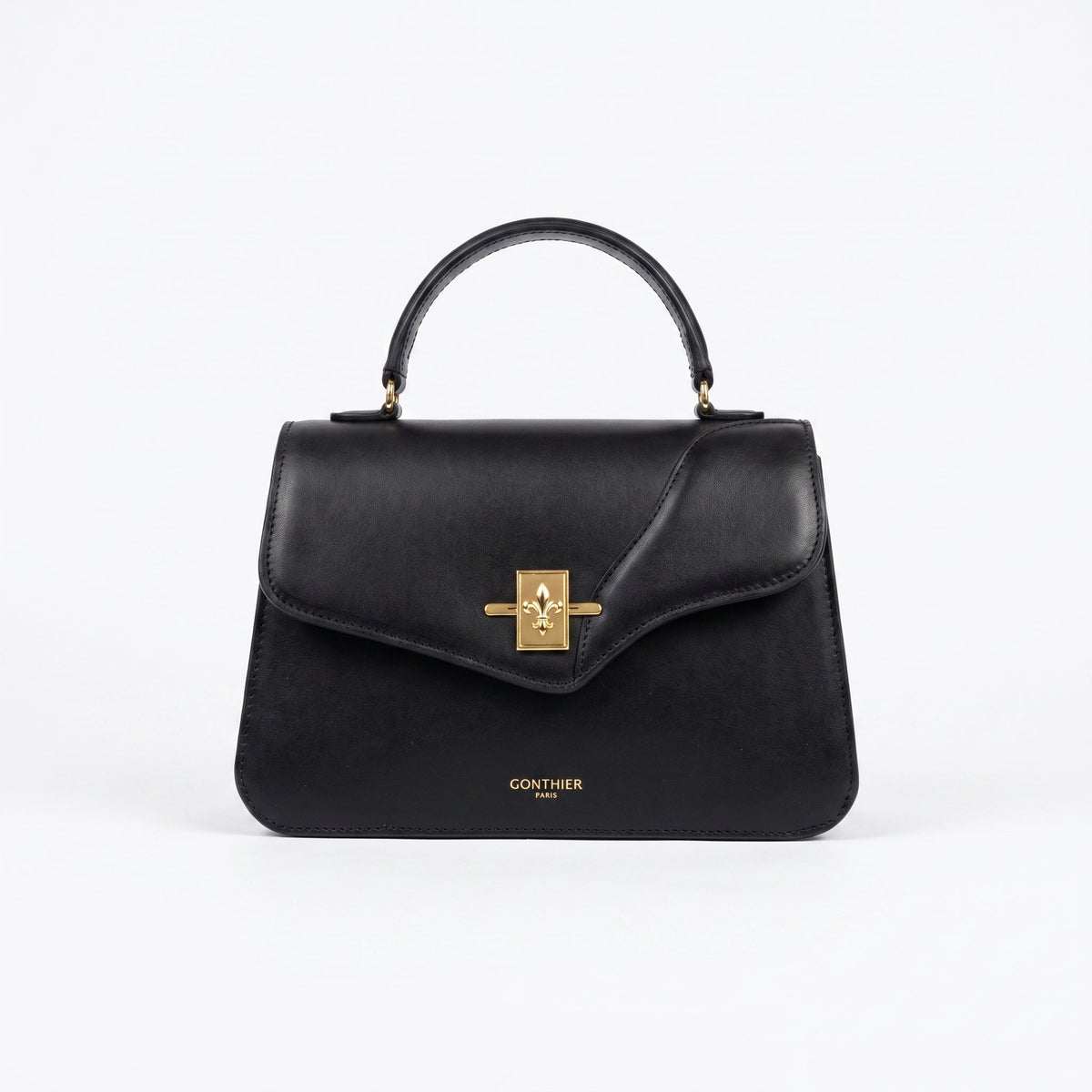 Le style capsule parisien en 10 pièces choisies